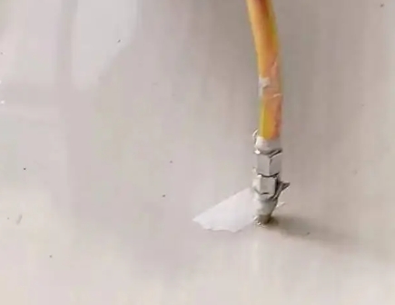 湘潭瓷砖空鼓维修公司专业解答在瓷砖铺贴过程中，如果使用的砂料过粗（如全部使用了粗砂），可能会导致以下问题